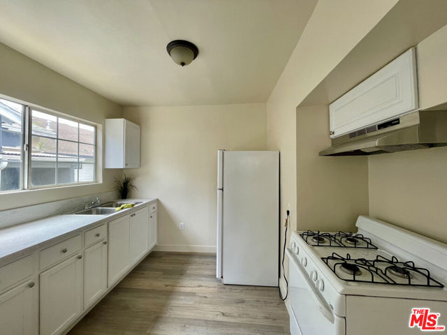 4623 Wesley Avenue, Los Angeles CA: https://media.crmls.org/mediaz/9eaed52f-a943-4331-8fed-fbc22f22c9fe.jpg