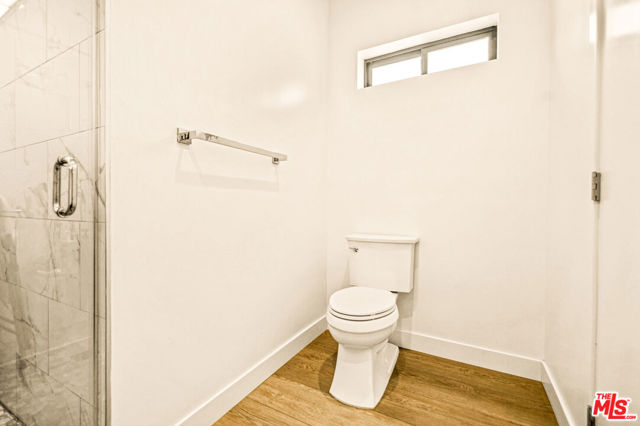 535 N Formosa Avenue, Los Angeles CA: https://media.crmls.org/mediaz/9eaf2f92-ebae-4705-8657-1994d0a3164f.jpg