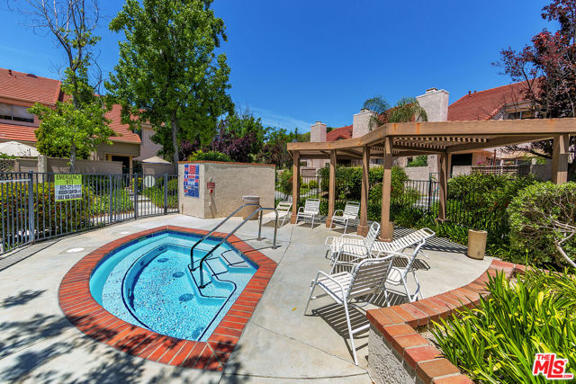 1017 Via Colinas, Thousand Oaks CA: https://media.crmls.org/mediaz/9eb01760-6c48-4059-bbce-6307d73c483b.jpg