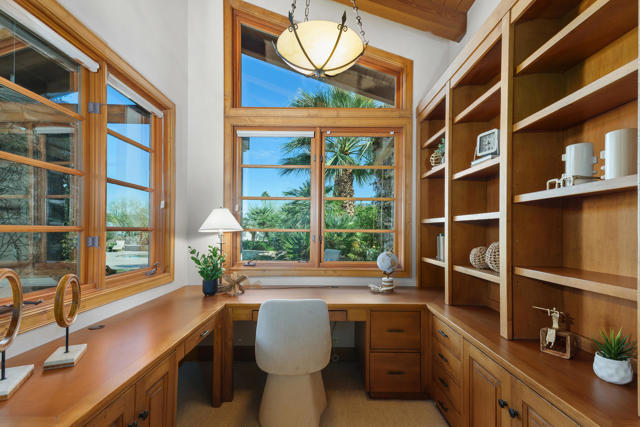 49260 Jfk Trail, Palm Desert CA: https://media.crmls.org/mediaz/9eb051e8-a86f-44fd-879b-167395f65106.jpg
