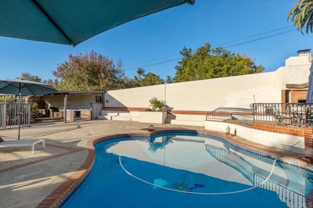 1971 Bernardo Avenue, Escondido CA: https://media.crmls.org/mediaz/9eb05390-ba75-4fff-8ce9-047c2eec3fd5.jpg