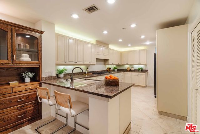 Drew Fenton | 12218 Montana Avenue Los Angeles CA | MLS: 7070013