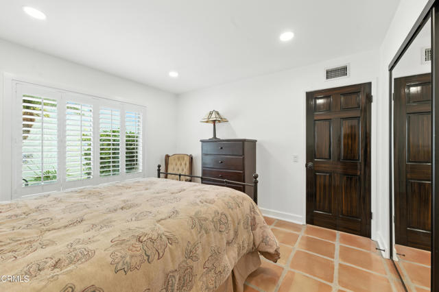 2161 Lathan Avenue, Camarillo CA: https://media.crmls.org/mediaz/9eb0a730-9451-47b5-8f45-a6b3eb73fed4.jpg