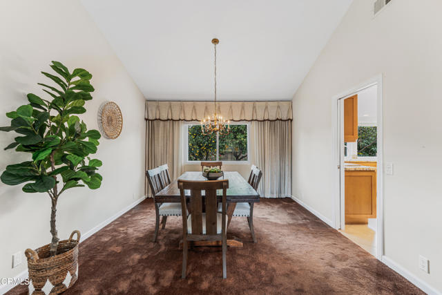 202 Faculty Street, Thousand Oaks CA: https://media.crmls.org/mediaz/9eb0d342-a138-4994-9705-5c423a516e45.jpg