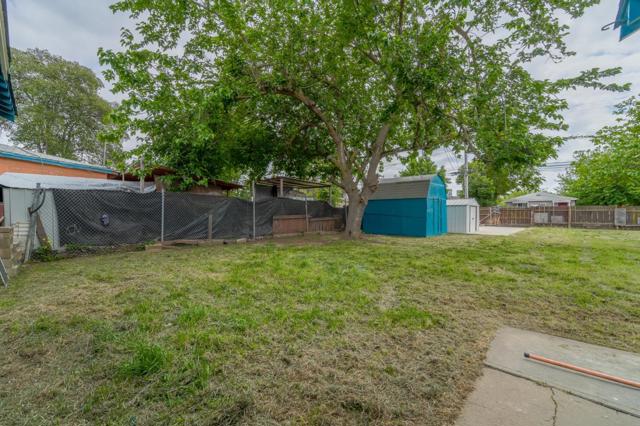 636 W 25th Street, Merced CA: https://media.crmls.org/mediaz/9eb0f96e-d26b-4959-b939-2446b09c2436.jpg