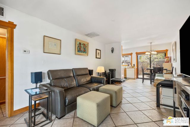 587 S Calle Ajo, Palm Springs CA: https://media.crmls.org/mediaz/9eb14637-116f-4489-b63e-051b6689ca66.jpg