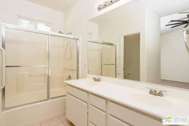 2220 N Paseo De Anza, Palm Springs CA: https://media.crmls.org/mediaz/9eb186e0-2dc5-4a79-87e5-8702cf1063af.jpg