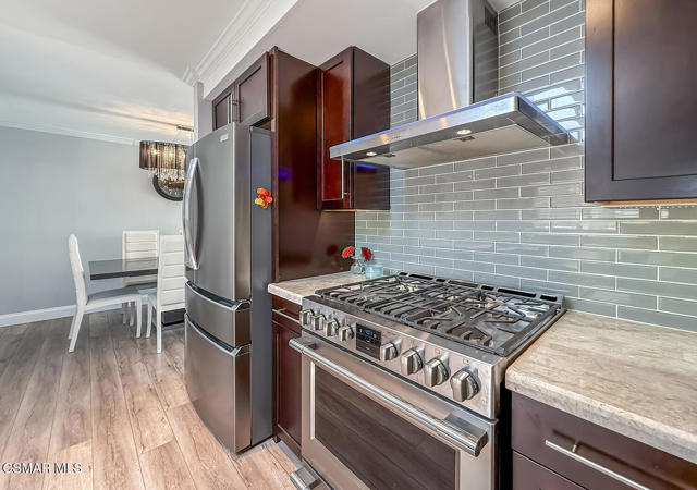 23225 Cass Avenue, Woodland Hills CA: https://media.crmls.org/mediaz/9eb22a99-abfe-4127-b5ef-853d74173070.jpg