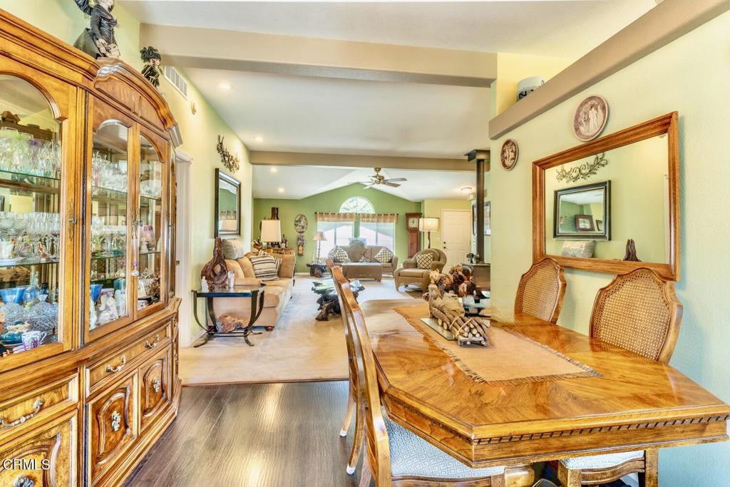 https://media.crmls.org/mediaz/9eb2c60b-251e-45d8-a954-375d1c9b9af6.jpg?preset=X-Large