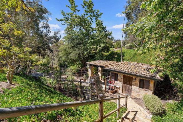 5653 Linea Del Cielo, Rancho Santa Fe CA: https://media.crmls.org/mediaz/9eb36f14-c10f-42ac-9425-40742a9341d3.jpg