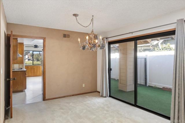 Detail Gallery Image 7 of 27 For 1610 via La Plaza, San Marcos,  CA 92078 - 3 Beds | 3 Baths