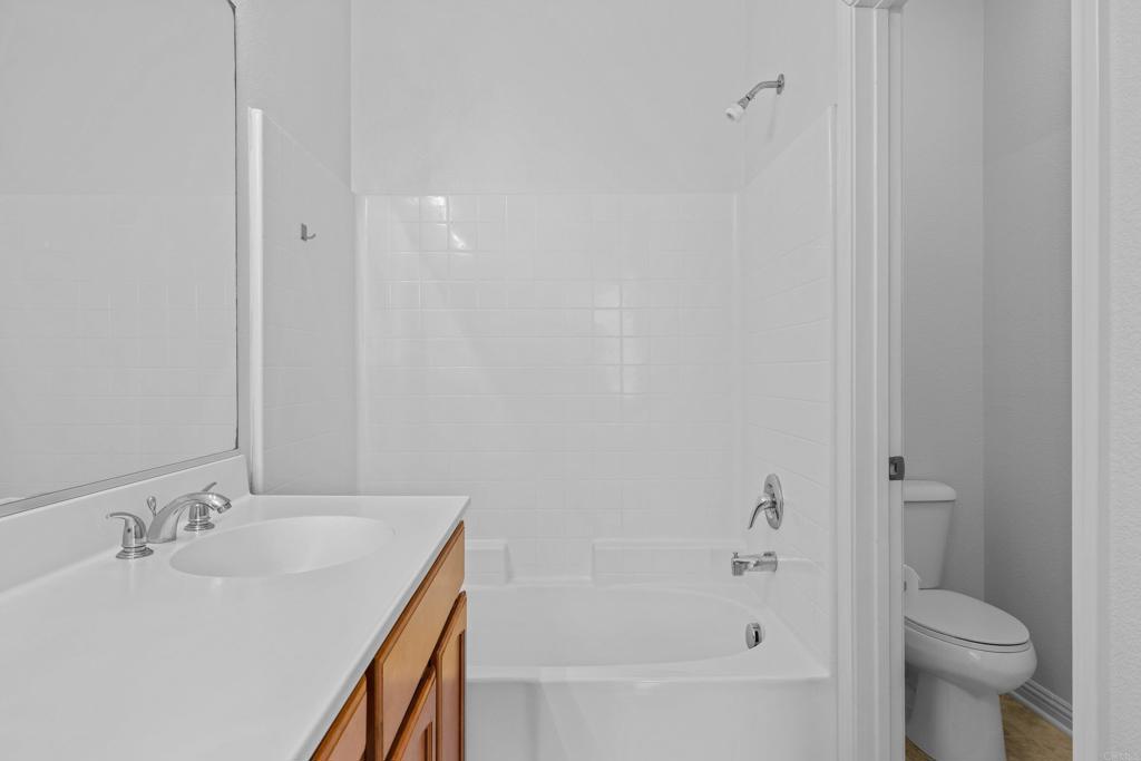 https://media.crmls.org/mediaz/9eb44123-f2d5-4dbb-8c35-0768b0fda066.jpg?preset=X-Large
