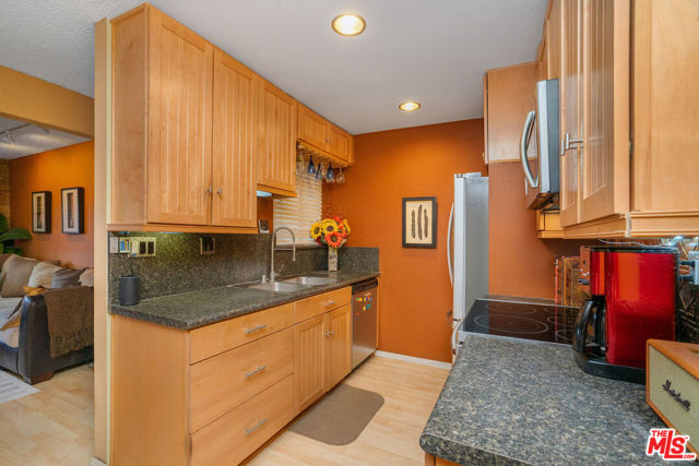 28915 Thousand Oaks Boulevard, Agoura Hills CA: https://media.crmls.org/mediaz/9eb4ba5e-634e-410e-a9d6-479d5a75aeb3.jpg