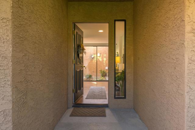 48629 Sundrop Court, Palm Desert CA: https://media.crmls.org/mediaz/9eb52de8-95ef-4de9-897e-c31cf7dc87b5.jpg