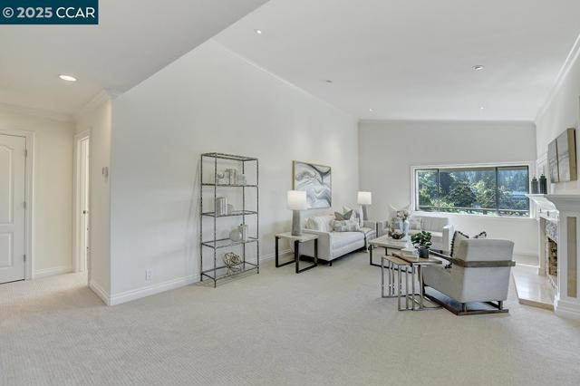 3258 Rossmoor Pkwy, Walnut Creek CA: https://media.crmls.org/mediaz/9eb552e0-5bf4-4365-9e16-665ec0bd8a5d.jpg