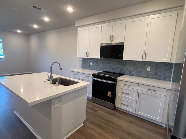 Detail Gallery Image 2 of 26 For 1805 Saltbush Dr, San Marcos,  CA 92069 - 3 Beds | 3 Baths