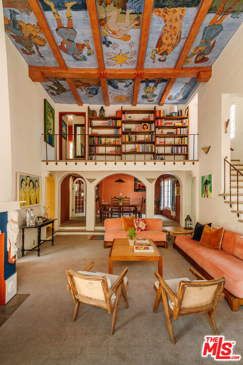 5163 Franklin Avenue, Los Angeles CA: https://media.crmls.org/mediaz/9eb69be1-a8e9-4956-b351-5a8852ebb48c.jpg