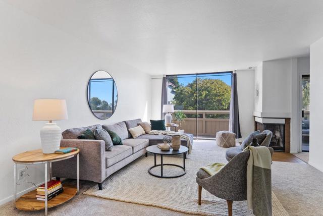 1742 Seascape Boulevard, Aptos CA: https://media.crmls.org/mediaz/9eb73b08-9967-4f3e-bf91-b57de7d45234.jpg