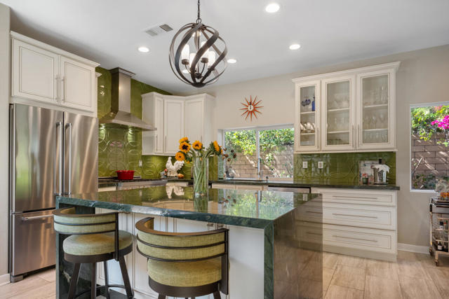 642 E Daisy Street, Palm Springs CA: https://media.crmls.org/mediaz/9eb763e9-5030-420f-8550-be3d94e3216a.jpg