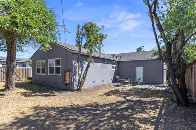 691 Linda Flora Street, San Jose CA: https://media.crmls.org/mediaz/9eb7a078-253f-4904-8c03-7d9ca888248e.jpg