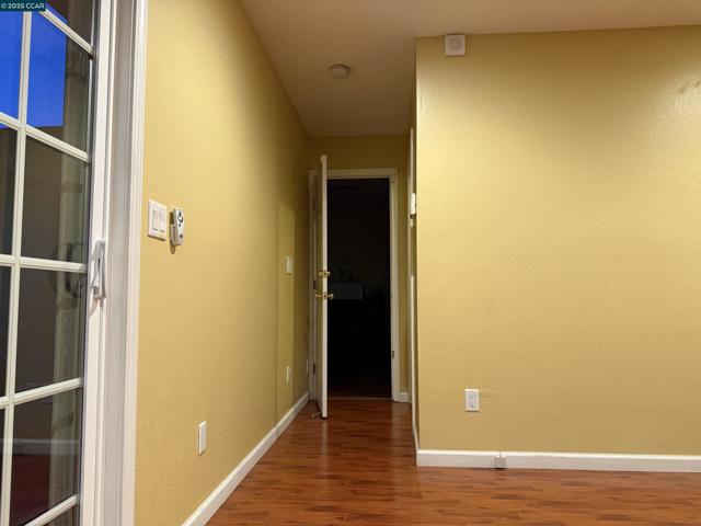 5459 Louisiana Dr, Concord CA: https://media.crmls.org/mediaz/9eb7c600-045a-4351-a14e-703097fb82b9.jpg