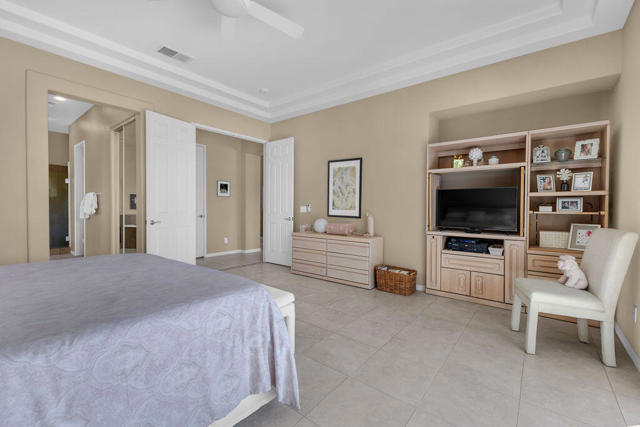 29 Calle La Reina, Rancho Mirage CA: https://media.crmls.org/mediaz/9eb7c795-9448-469f-8ce1-6bb3d36d66e9.jpg