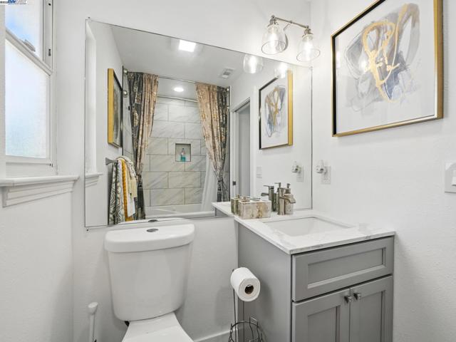 2579 Jacobs St, Hayward CA: https://media.crmls.org/mediaz/9eb84033-b295-4cbd-afda-c74e3ab383c5.jpg