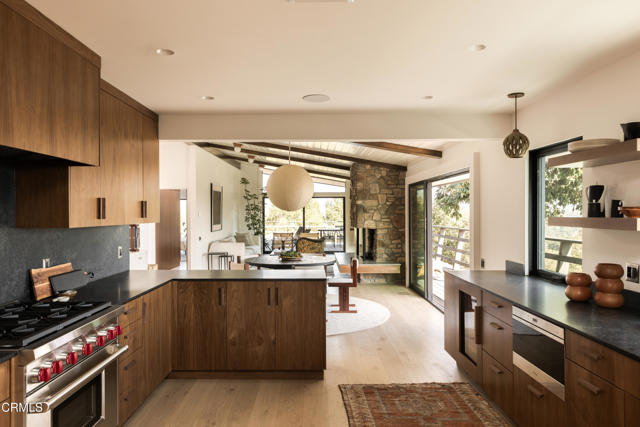945 Linda Vista Avenue, Pasadena CA: https://media.crmls.org/mediaz/9eb89787-cad7-422e-a34b-51ecb649349f.jpg