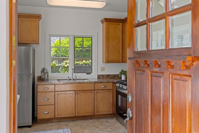 180 Central Avenue, Pacific Grove CA: https://media.crmls.org/mediaz/9eb960ba-c317-434d-a3aa-50b3ebbc622a.jpg