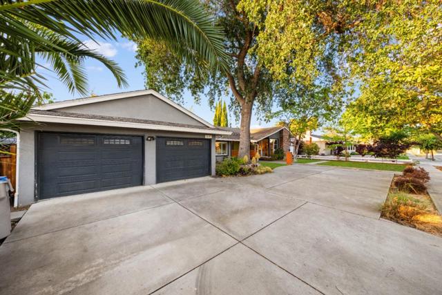 Image 4 of 52 For 1691 Santa Lucia Drive