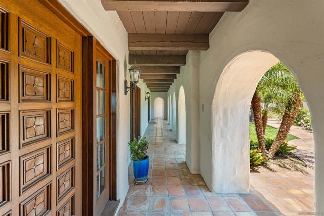 17156 Dos Hermanos, Poway CA: https://media.crmls.org/mediaz/9ebaaed0-17f2-405a-bd9a-2559c0075424.jpg