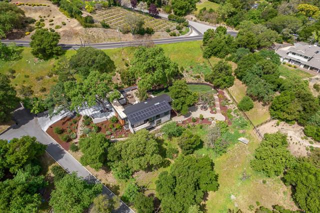26896 Alejandro Drive, Los Altos Hills CA: https://media.crmls.org/mediaz/9ebb02ee-99ec-40cc-a602-5562ea5caa9a.jpg