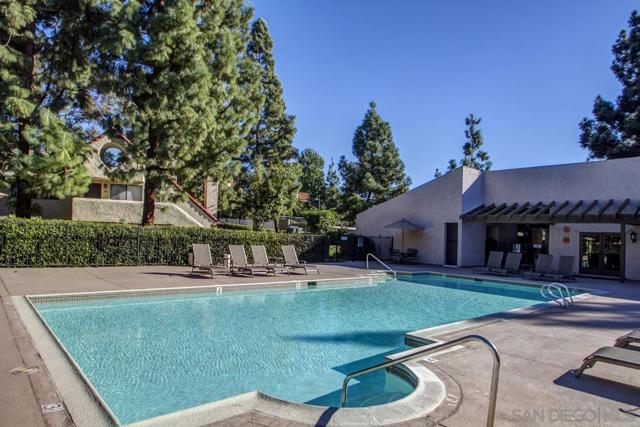 17945 Caminito Pinero, San Diego CA: https://media.crmls.org/mediaz/9ebb0947-7137-4337-8162-d9b9903a85eb.jpg