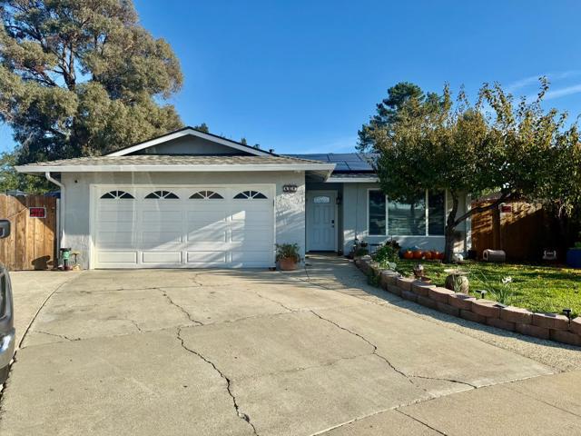 464 Fellom Court, Gilroy CA: https://media.crmls.org/mediaz/9ebbe0cf-a9e5-4e9b-b550-aa8799938506.jpg