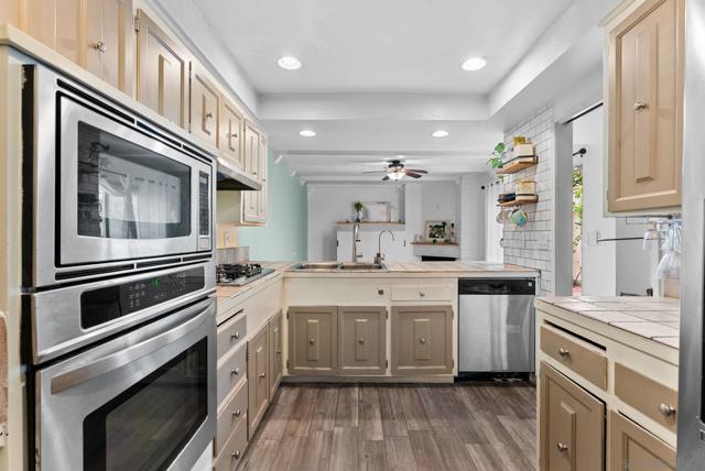 4186 Balboa Way, Clairemont Mesa CA: https://media.crmls.org/mediaz/9ebd7bbc-626c-4eed-ace1-c4349ddad237.jpg