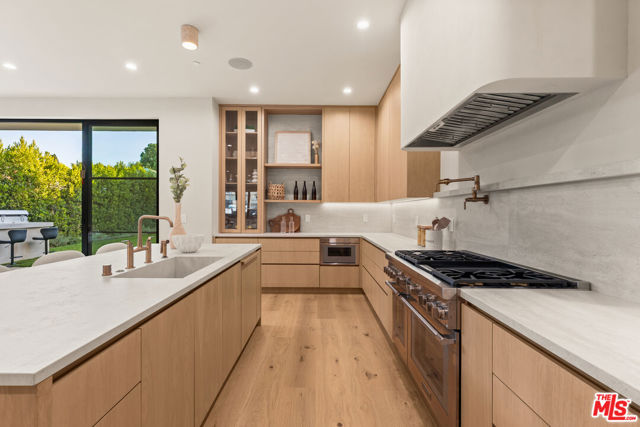 11746 La Maida Street, Valley Village CA: https://media.crmls.org/mediaz/9ebdcf5a-79f6-4802-8d7f-a643e01434dc.jpg