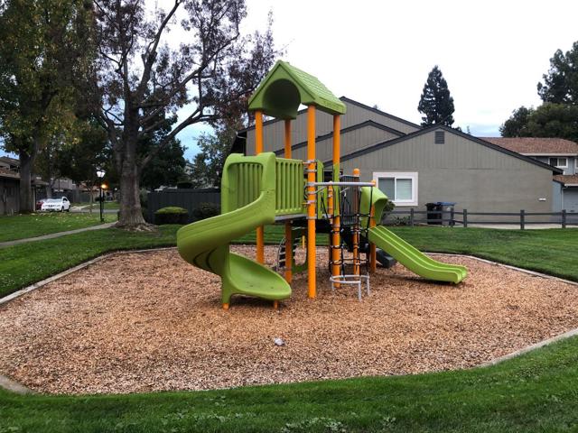 4851 Mintwood Court, San Jose CA: https://media.crmls.org/mediaz/9ebddfbf-95a9-4ba8-af6e-a106907425c4.jpg