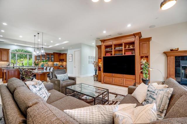 2860 Via Rancheros Way, Fallbrook CA: https://media.crmls.org/mediaz/9ebf785b-a77e-495c-aada-9dddab247af0.jpg