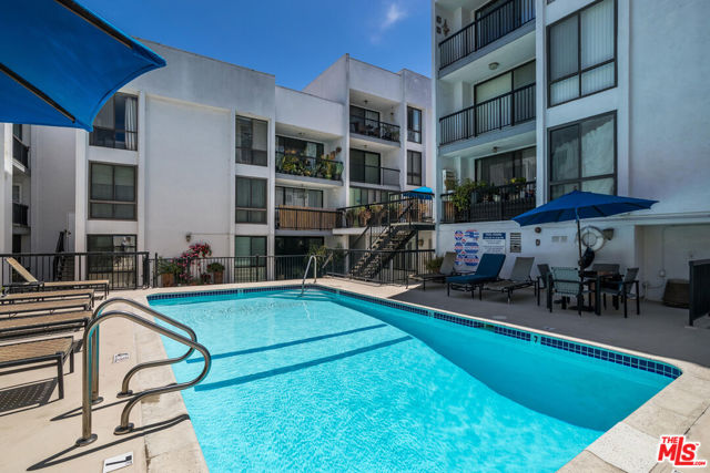 906 N Doheny Drive, West Hollywood CA: https://media.crmls.org/mediaz/9ebfaaaa-6aa8-431f-a724-2e73a2ed072a.jpg