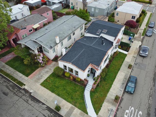 3000 56th Avenue, Oakland CA: https://media.crmls.org/mediaz/9ebfcdb8-6280-4940-bf2e-f260c0d3184b.jpg