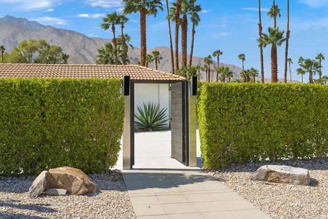 505 N Camino Real, Palm Springs CA: https://media.crmls.org/mediaz/9ec0f0c8-af37-4cac-b153-1b0e3df7285b.jpg