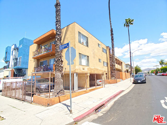 453 N Kingsley Drive, Los Angeles CA: https://media.crmls.org/mediaz/9ec14ce5-b3b9-485e-b068-6f63c17edaac.jpg