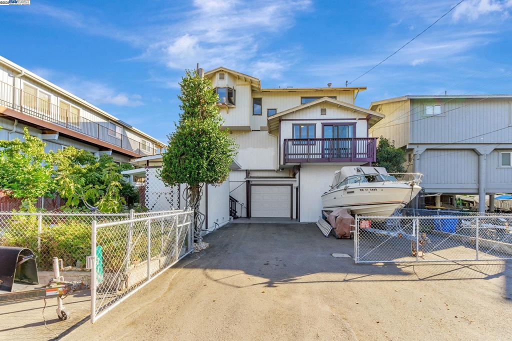 71 Taylor Pl