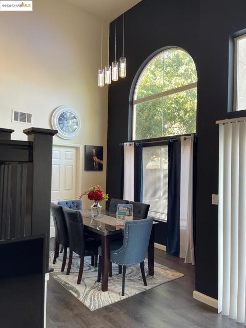 4529 Pronghorn Way, Antioch CA: https://media.crmls.org/mediaz/9ec2629f-793c-4130-8c1f-7d21fab54c77.jpg