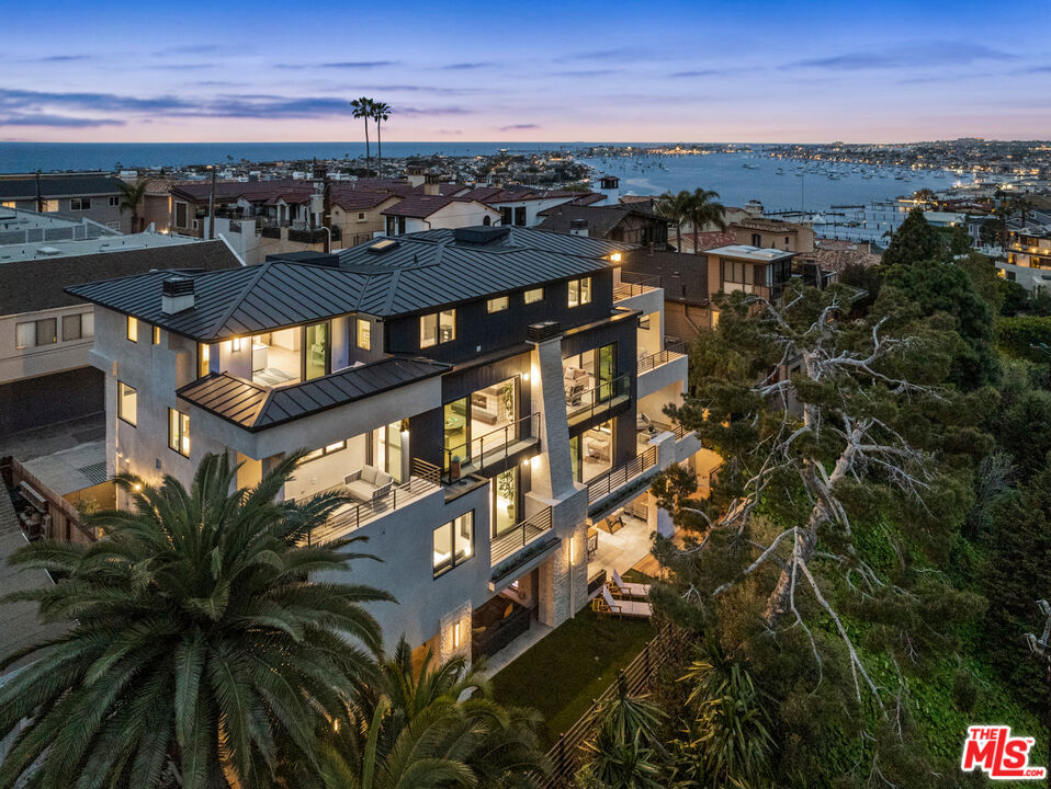 356 Dahlia Place, Corona del Mar, CA 92625