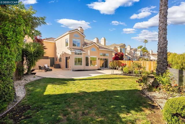 122 Cortona Dr, San Ramon CA: https://media.crmls.org/mediaz/9ec2ba9a-6ee0-4e96-9b2c-f8dd07c9ffd5.jpg