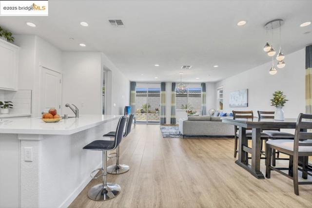 5424 Nimis Way, Antioch CA: https://media.crmls.org/mediaz/9ec33b00-03f0-405d-980c-c2b6f316ea81.jpg
