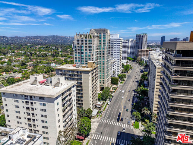 10747 Wilshire Boulevard, Los Angeles CA: https://media.crmls.org/mediaz/9ec3b4c2-b554-4cce-b899-f37dda4098a1.jpg