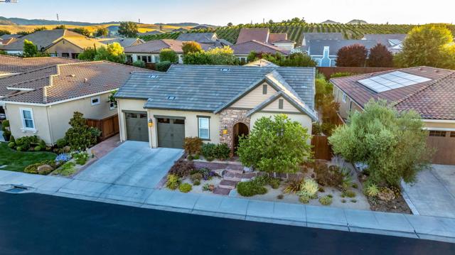 1748 Veneto Ln, Brentwood CA: https://media.crmls.org/mediaz/9ec3d16f-c218-47b6-8352-a9089693f0d6.jpg