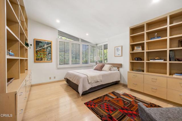 635 Rockwood Road, Pasadena CA: https://media.crmls.org/mediaz/9ec3efd8-1065-4385-ae2a-1e5c184f8346.jpg